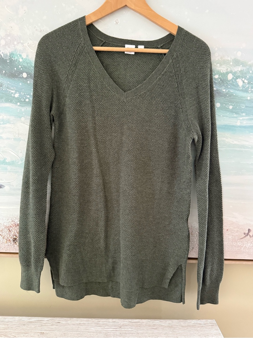 GAP Chic Olive Green Lightweight V-Neck  Sweater Sz. S